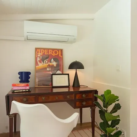 Read Info Below About 0Wner--Secret Garden In Downtown Apartmán *